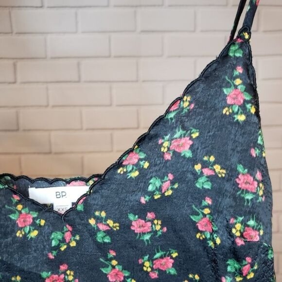 BP. Floral Scalloped Satin Camisole - Picture 7 of 7
